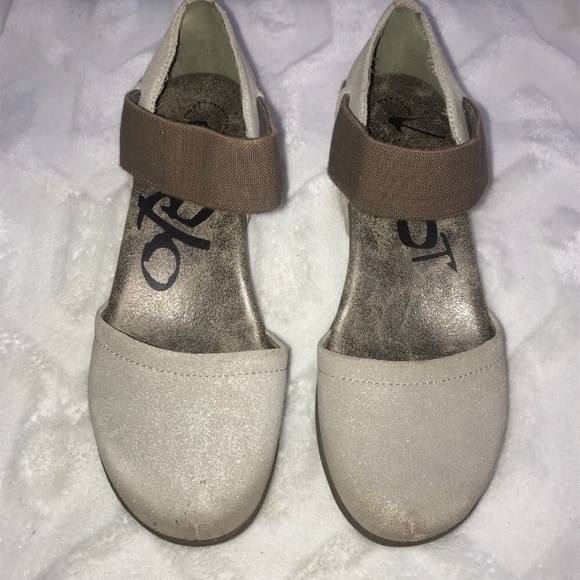 Amazon.com | OTBT Women's Brea Mary Jane Flat | Flats